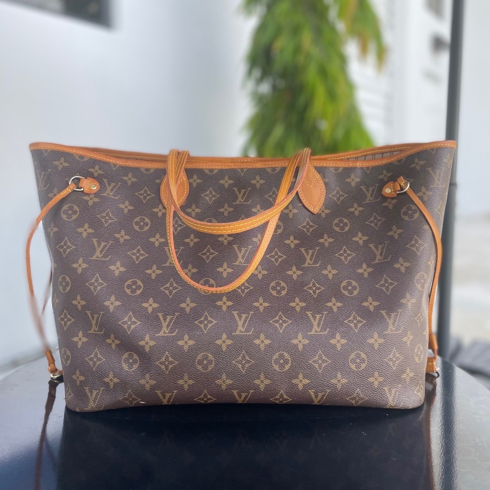 Louis Vuitton Neverfull GM Monogram Canvas Handbag